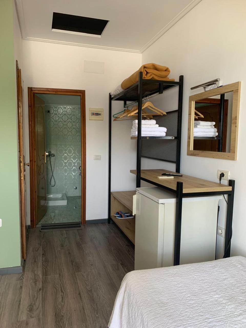 Bed & Breakfast Onhezmi Sarandë
